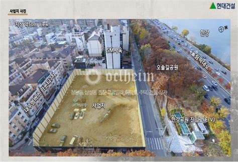 에테르노청담 고급빌라는 건축업계의 노벨상 프리츠커상을 수상한 셰계적인 건축가 라파엘 모네오 (rafael moneo)가 아시아권에서 유일하게 디자인한 작품이라고 한다. 에테르노청담 개별테라스 갖춘 한강뷰빌라