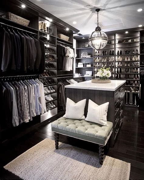 Anyone Else Loving The Idea Of An All Black Walk In Closet Yes Please