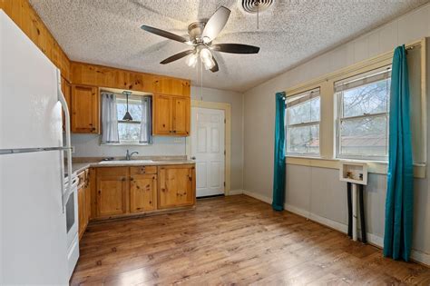 Circa 1950 Texas Move-In Ready Home $97K - Old Houses Under $100K