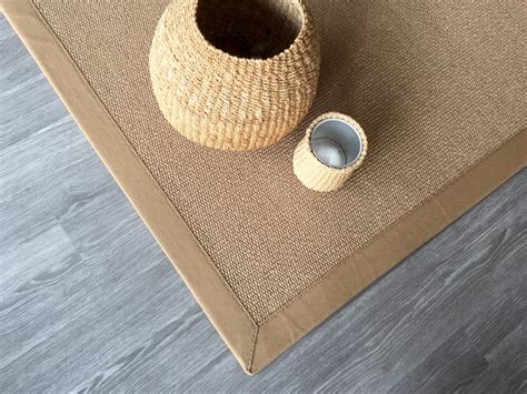 Tappeto in sisal modello cayman con fondo in lattice naturale. RATTAN | Tappeto Su Misura