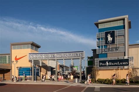 The Top 10 Outlet Malls Near Toronto