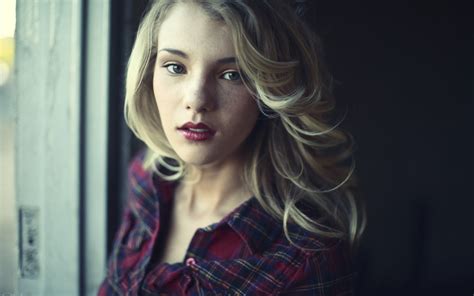 Shallow Focus Photography Of Blonde Haired Woman In Red Plaid Dress