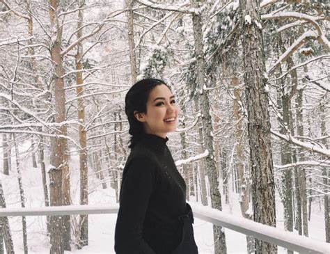 Pin By Marissa Rosales On Beautiful Asians ️ Beautiful High Neck Dress Instagram