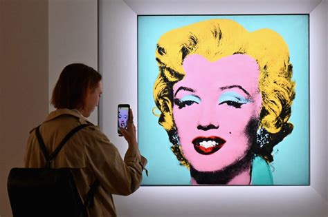 Warhols Marilyn Portrait Sells For World Record 195m Arts And
