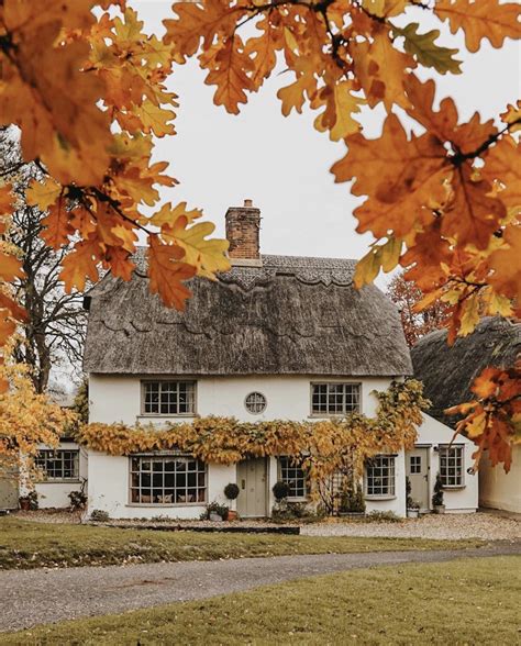 A Cottage Welcoming In Autumn 🍂 Rcottagecore
