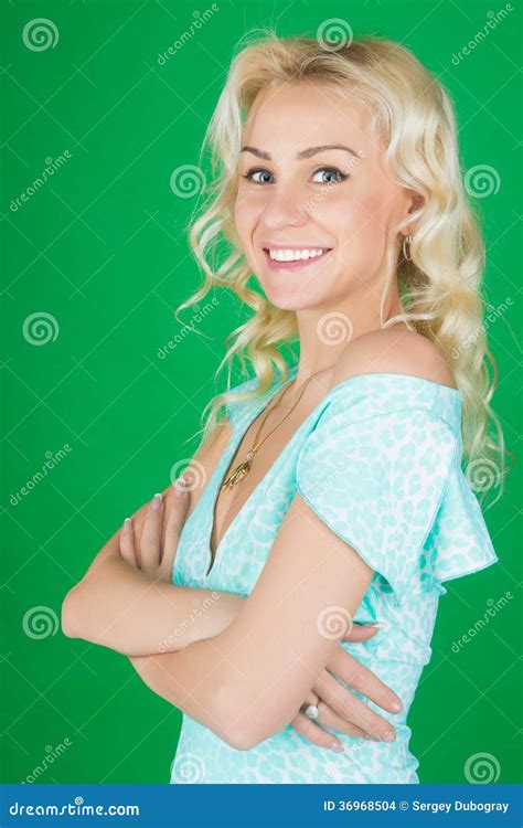 belle femme blonde de portret dans une robe photo stock image du coiffure robe 36968504