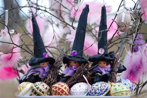 The Easter Witches And Easter Eggs Witches Handicraft Easter Eggs