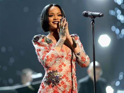 Heres Rihannas Net Worth And How She Made Her Money