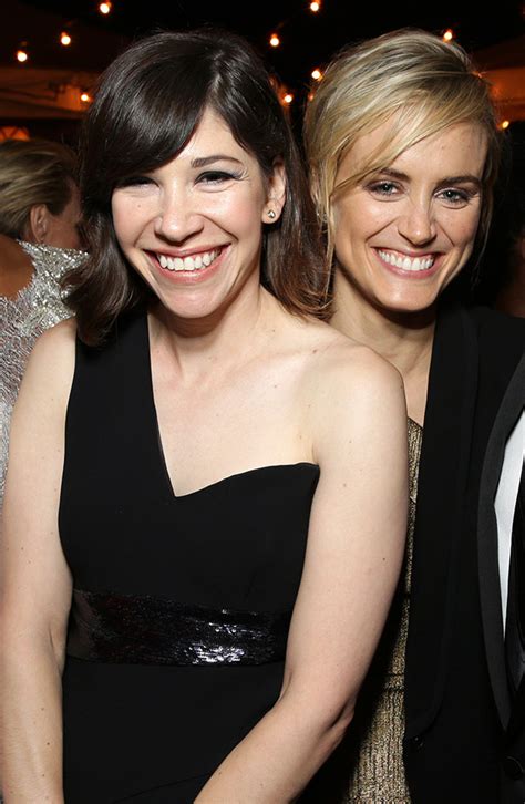 Are Carrie Brownstein And Taylor Schilling Dating Oitnb Star Speaks Hollywood Life