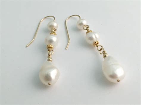 14k Gold Filled Wire And Freshwater Pearl Dangle Earrings 2 Inches Lo