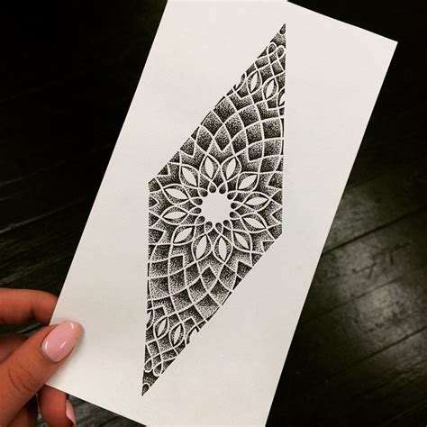 35 Elegant Geometric Tattoo Designs