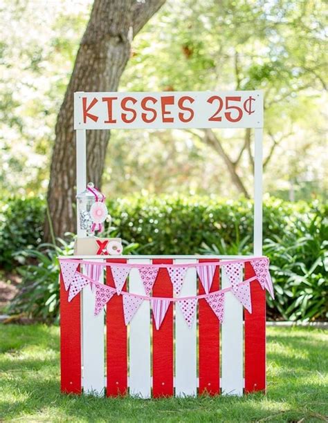 Valentines Day Photography Kissing Booth Stands And Props Valentines