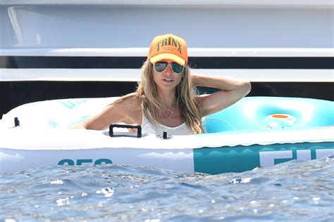 Heidi And Leni Klum In Bikinis At A Yacht In Capri Hawtcelebs My Xxx Hot Girl