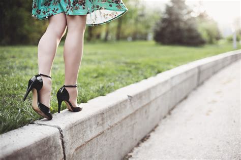 Why Women Should Not Wear High Heels Too Often Greater Life Chiropractic