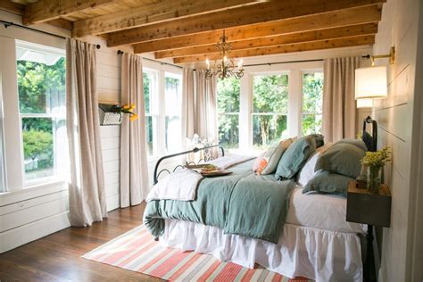 50 Cozy And Stunning Joanna Gaines Bedroom Decorating Ideas Small