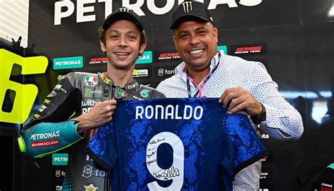 Inter And Ronaldo Honour Valentino Rossis Retirement Soccerbible