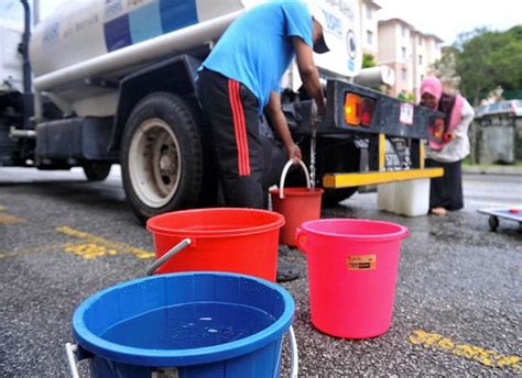 Gangguan bekalan air tidak berjadual di daerah petaling akibat paip pecah bersaiz 300 mm ac pada 7hb. 4 Daerah Di Selangor Akan Alami Gangguan Bekalan Air ...