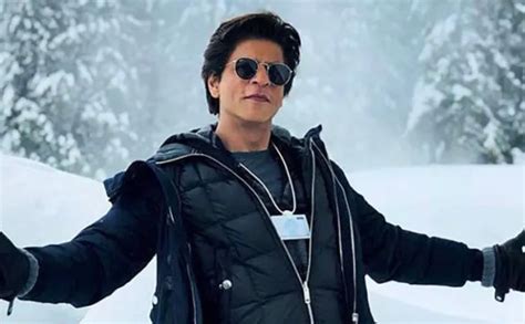 Pathaan Movie Review Shah Rukh Khan Steals The Show And How Gambaran