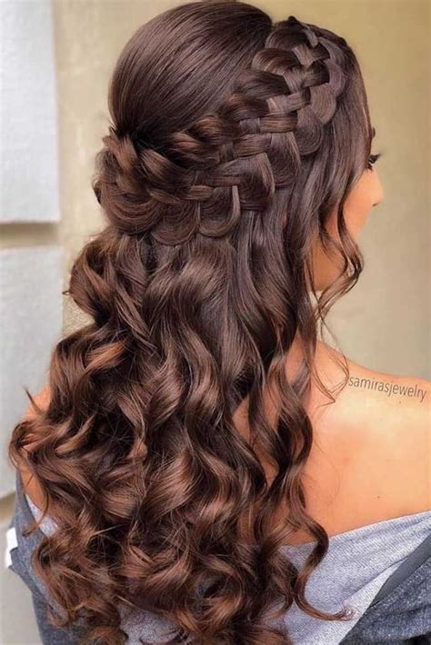 Curly Prom Hairstyle Doesnt Have To Be Hard Read This 10 Hairstyle