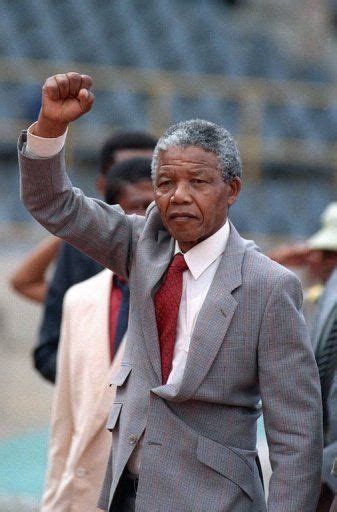 Lafrique Du Sud Commémore La Libération De Mandela Il Y A 20 Ans