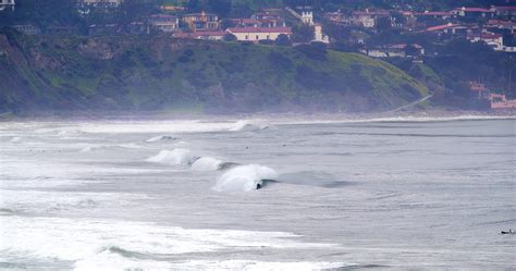 Rainy Swell Brings Fun Surf To The South Bay Mad Video Labmad Video Lab
