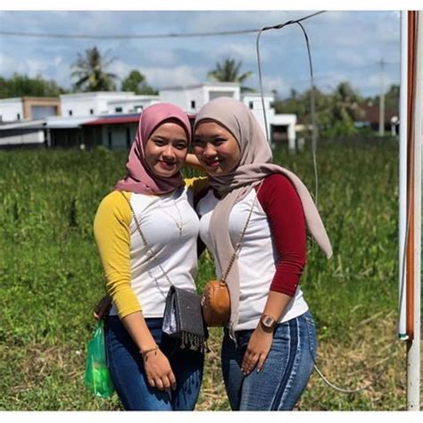Discover more posts about hijab style. Putih Putih . . . . #komunitas_hijab_indonesia # ...