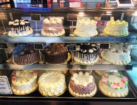 Discover The Best Cake Decorations Near Me For Your Local Bakery