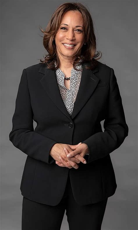 Harris has been sworn in as vice president of the united states. Kamala Harris Biography, Age, Wiki, Height, Weight, Boyfriend, Family & More