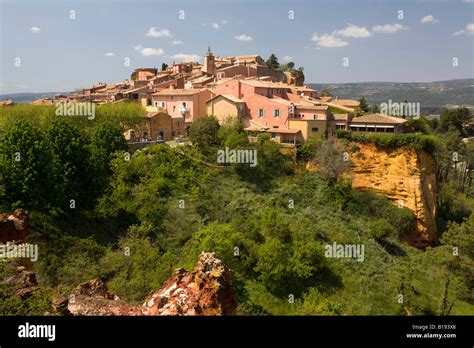 A View Of The Roussillon Village Vaucluse France Village De