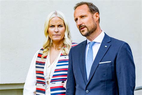Prinzessin Mette Marit Prinz Haakon Volk Beschwert Sich Hof Reagiert Gala De