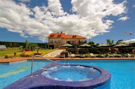 Casa rural el pinta i, ii, iii y iv. Posada el Iso, Posada rural con piscina y Jacuzzi en ...