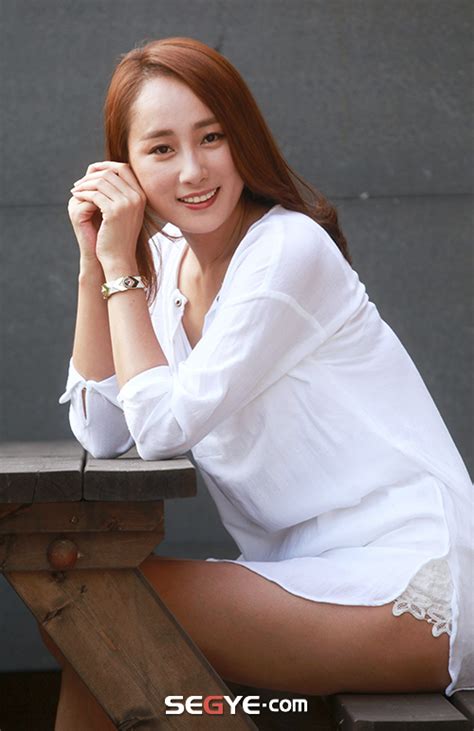 일상 속 색깔들을 담아내는 만화 일러스트레이터, 명민호입니다. 포토 배우 김윤지, 굴욕 없는 미모 '깜짝' - 세계일보