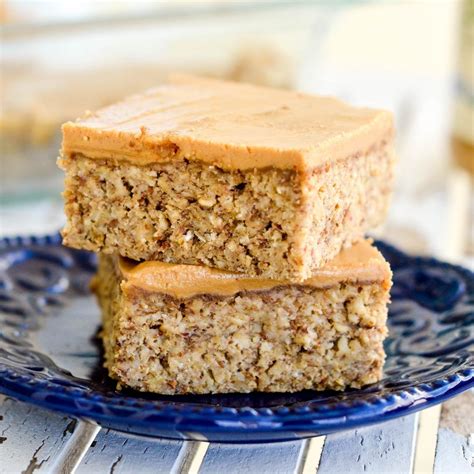 These Peanut Butter Oatmeal Breakfast Bars Are An Easy Healthy
