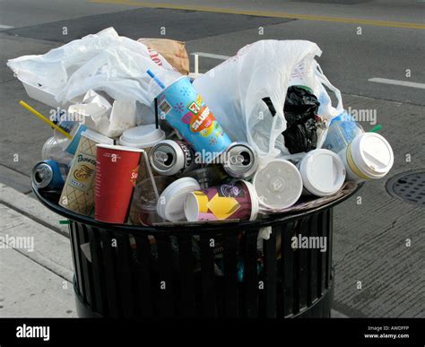 Full Trash Can In Chicago Il Usa Stock Photo Alamy