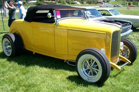 32 Yellow Fellow2 Ford Roadster Roadsters Antique Cars