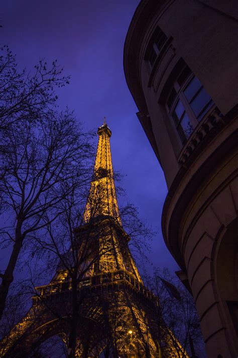 Eiffel Tower At Night Pictures Download Free Images On Unsplash