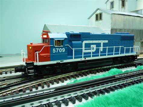 Mth Grand Trunk Gp38 2 Diesel Classic Toy Trains Magazine