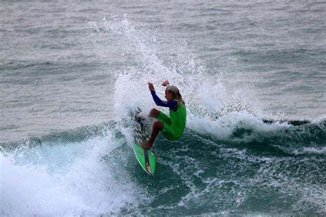 The foam produced by this; Newcastle Detailed Surf Report, Surf Photos, Live Winds ...
