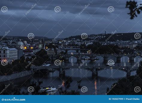 Vista Nocturna De La Ciudad De Praga Imagen De Archivo Imagen De