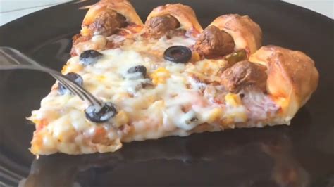 Delicious Sausages Stuffed Crust Pizza Youtube