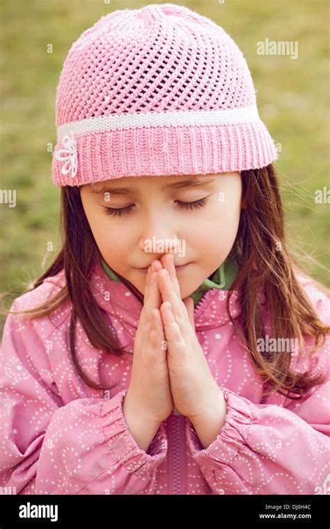 Little Girl Prayer Hi Res Stock Photography And Images Alamy