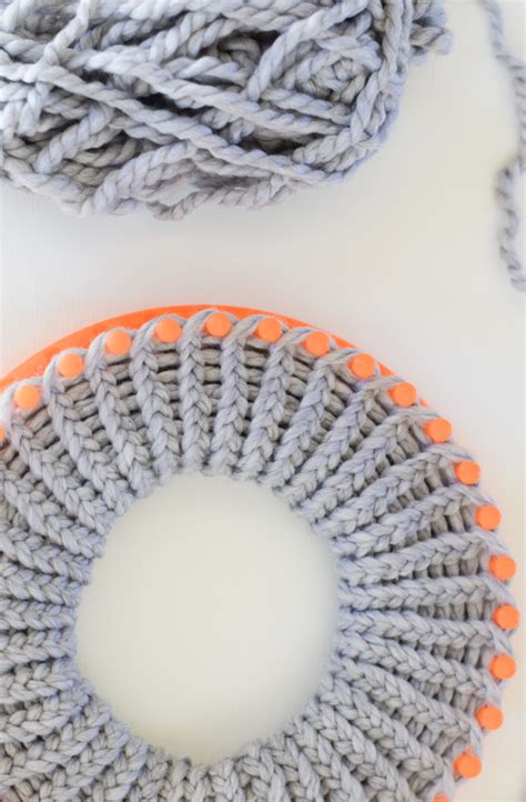 This is the place to learn how to knit those who have given up needle knitting and crochet because of arthritis, carpal tunnel syndrome, or other ailments now enjoy loom knitting instead. Loom Knit Headband - Free Loom Knit Pattern - Darice (With ...