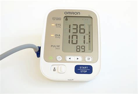 Oberarm Blutdruckmessgerät Omron M3 Für Einen Oberarmumfang Von 22 42