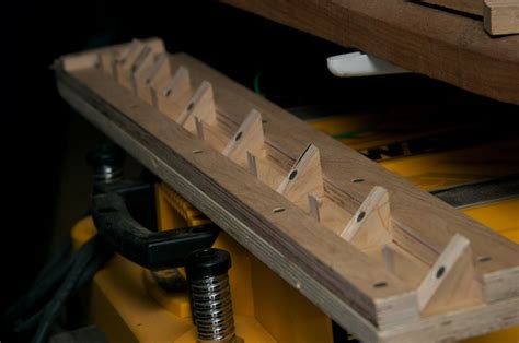 Jun 22, 2016 · a long mdf strip and blocks for shims make quick work of leveling the slab and raising it up in the sled box so that the router bit can reach. Bevel Edge Planer Sled - FineWoodworking