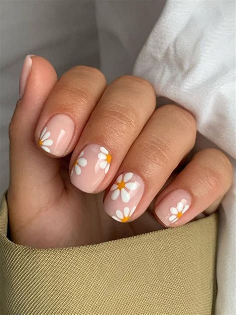 Daisy Nail Art Daisy Nails Flower Nails Nails With Flower Design