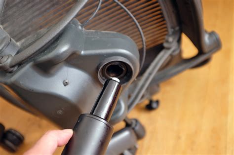 Please assign your manual to a product: DIY: Herman Miller's Aeron Chair Repair | RainyDayMagazine