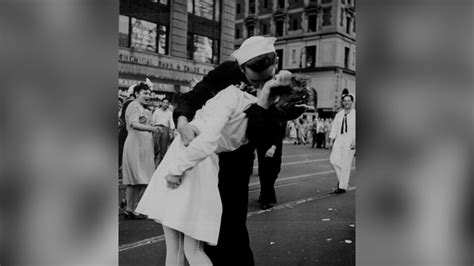 Sailor Captured In Iconic V J Day Times Square Kiss Photo Dies At 95