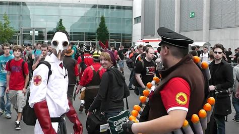 Gamescom 2011 Team Fortress 2 Cosplay Youtube