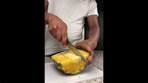 Easy Way To Cut A Pineapple Youtube