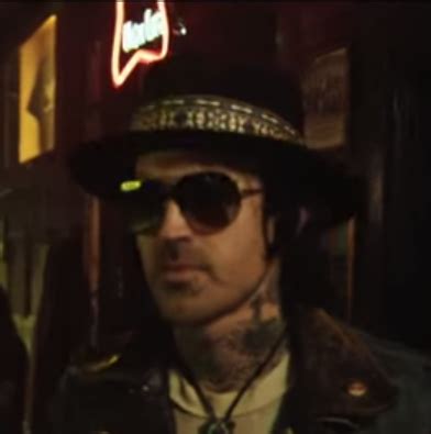 See a recent post on tumblr from @thatbeardedchef about yelawolf. What style hat is Yela wearing here? I want to buy one ...